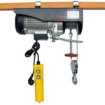 Small electric hoist for household use